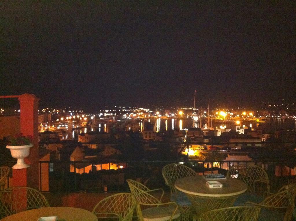 Aparthotel Navila مدينة إيبيزا المظهر الخارجي الصورة